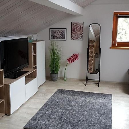 Kleine Gemuetliche Mansardenwohnung Im Suedosten Muenchens Assling Екстериор снимка